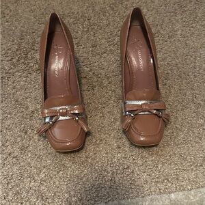 B. Makowsky Women's Brown Heels